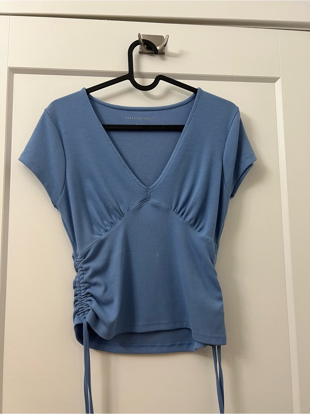 American Eagle Outfitters Dusty Blue V-Neck Ruched Side Crop Top